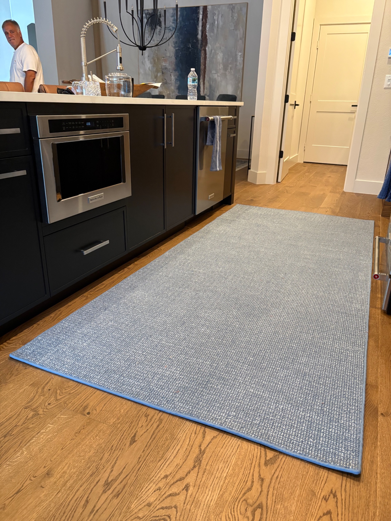 Area Rugs & Custom Carpet